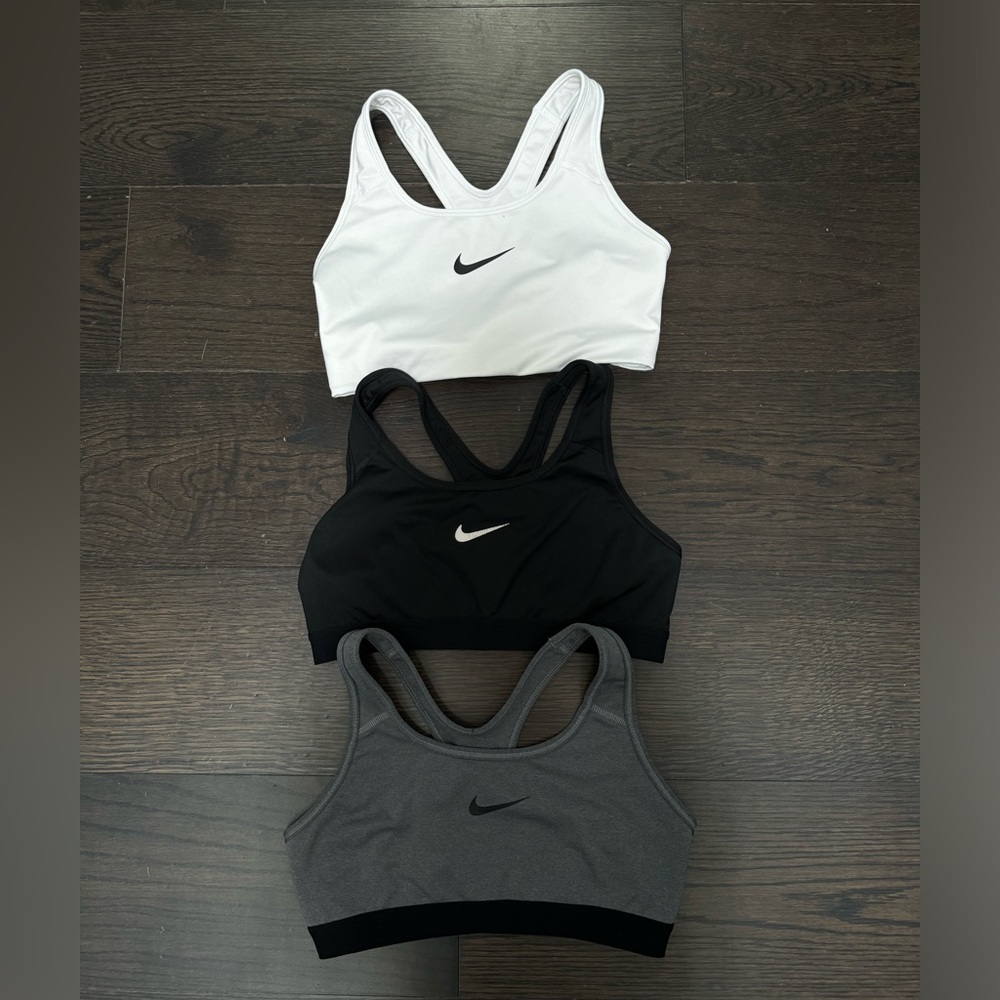 3 Nike Dri-Fit Sportsbras